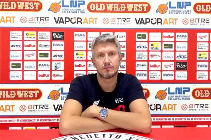 Benedetto XIV: coach Mecacci presenta Sella Cento-Apu Old Wild West Udine